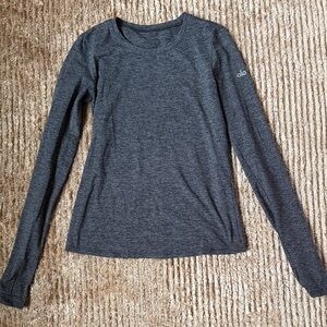 ALO Yoga Charcoal Long Sleeve Tee